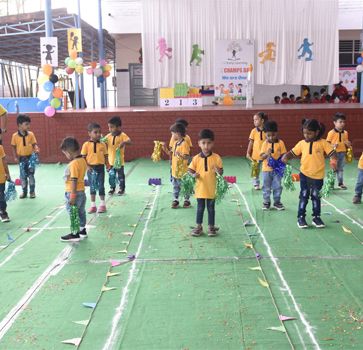  ROOTS MONTESSORI