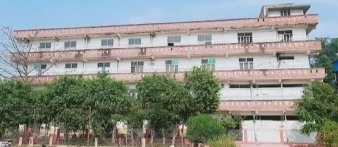  Oxford Model Senior Secondary School