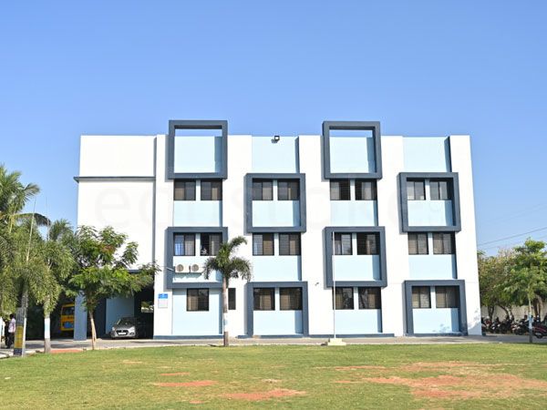  Podar International School  - Ambajogai