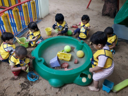 KIDZEE Galley Image 4