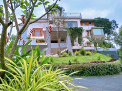 Stella Maris International Boarding School Galley Image 2