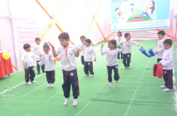 Pre schools, Playschools schools in Sanjay Place, Agra, Kidzee Shastri Puram, -27, C2, Shastripuram Behind Balaji Traders near Charchit, Chauraha, Shastripuram , Agra