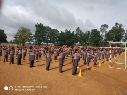 பள்ளி காலே படம்