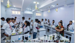 Prakash College of Commerce and Science Galley Image 2
