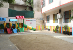 BLOSSOM TREE PRE SCHOOL East Guru Angad Nagar Galley Image 3