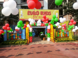 Euro Kids VIP Road Galley Image 4