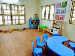 The Learning Curve Electronic City Galley Image 4