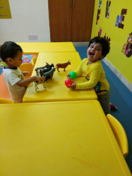 Multiple Intelligence Play schools in Delhi, Footprints Preschool & Day Care, 689, Phase 2, Mayur Vihar, Near MCD School, New Delhi, Pocket D,Sanjay Park, Delhi
