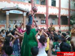 ಶಾಲೆಯ ಗ್ಯಾಲಿ ಚಿತ್ರ