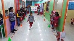 JINGLE BELL PLAY SCHOOL Galley Image 4