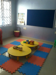 KIDZEE Galley Image 4