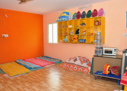 KIDZEE Galley Image 4