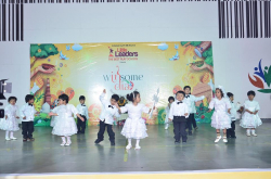 LITTLE LEADERS Galley Image 3