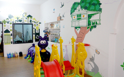 Little Oaks Galley Image 4
