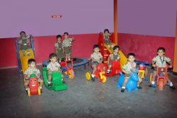 SMART KIDZ Galley Image 4
