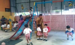 SMART KIDZ Galley Image 4