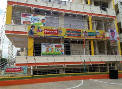 SMART KIDZ Galley Image 2