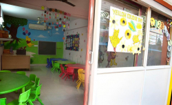 SMART KIDZ Galley Image 4