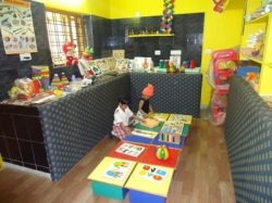 SMART KIDZ Galley Image 4