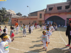 ಶಾಲೆಯ ಗ್ಯಾಲಿ ಚಿತ್ರ